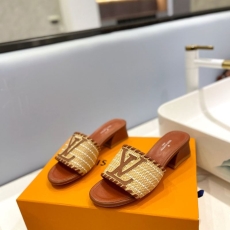 Louis Vuitton Slippers